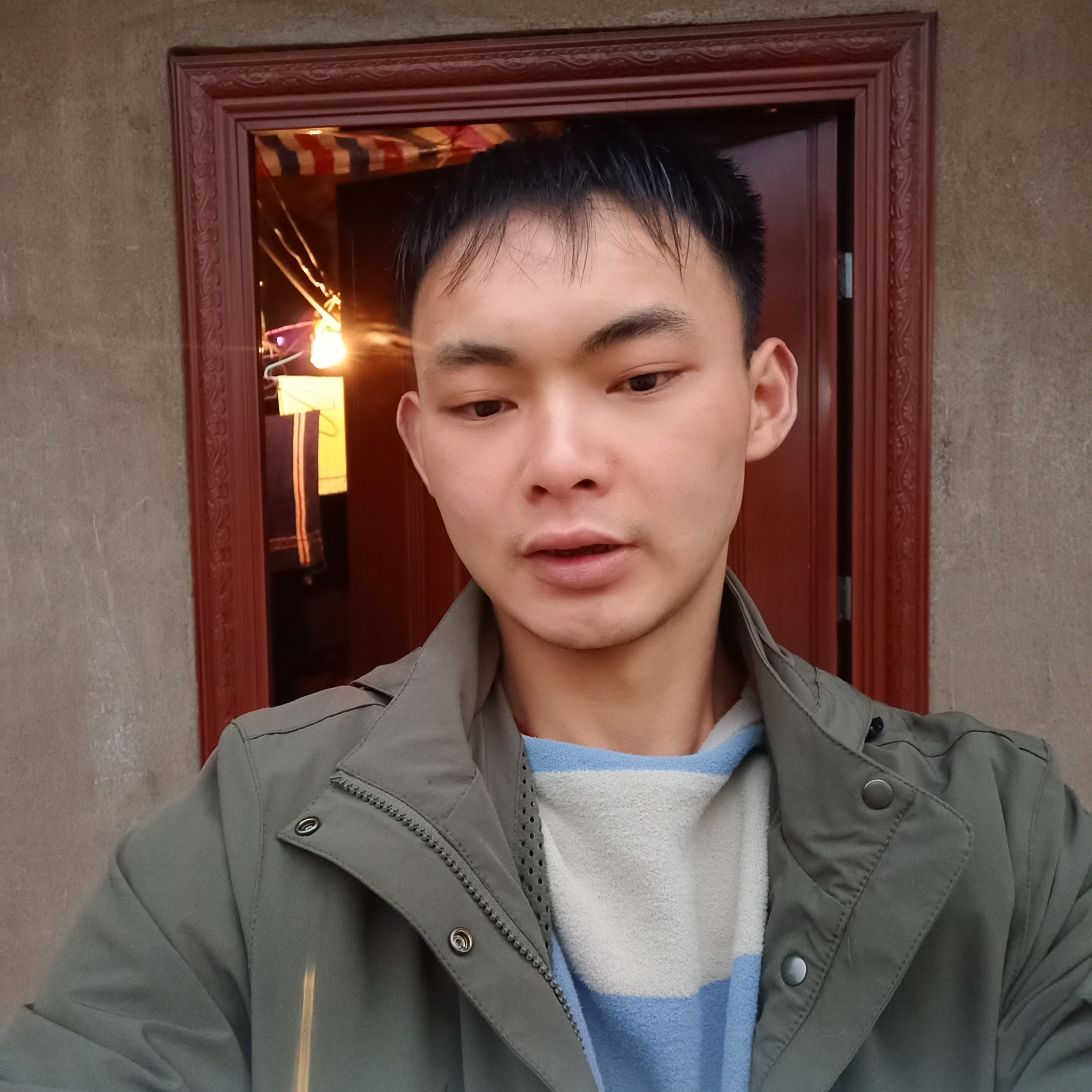 煎蛋强健刘志强的照片