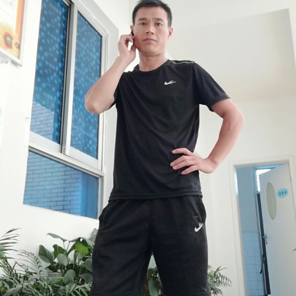 朱万代的照片