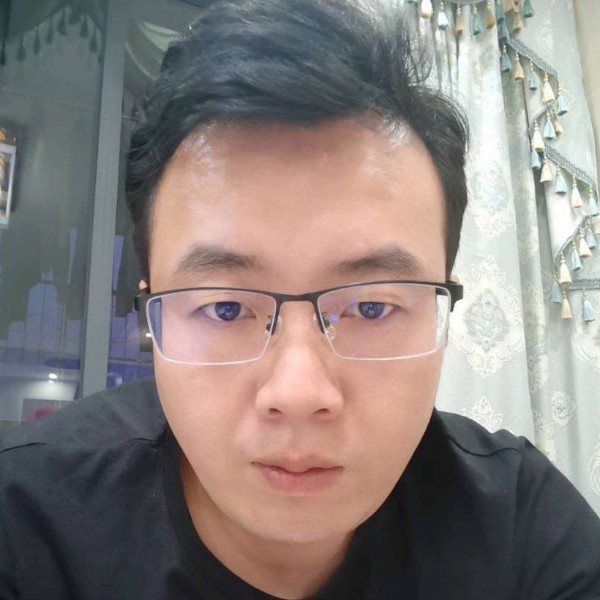 怕孤单向月亮的照片