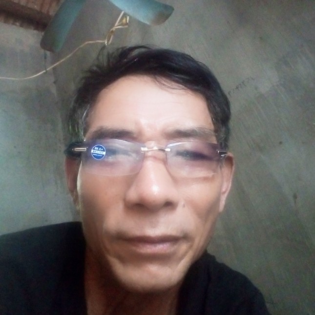 数据线拿欣慰的照片