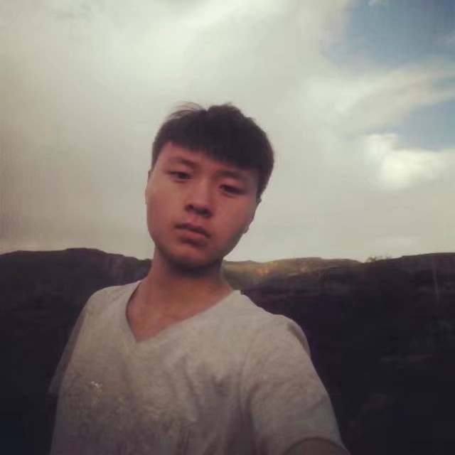敏感有背包的照片