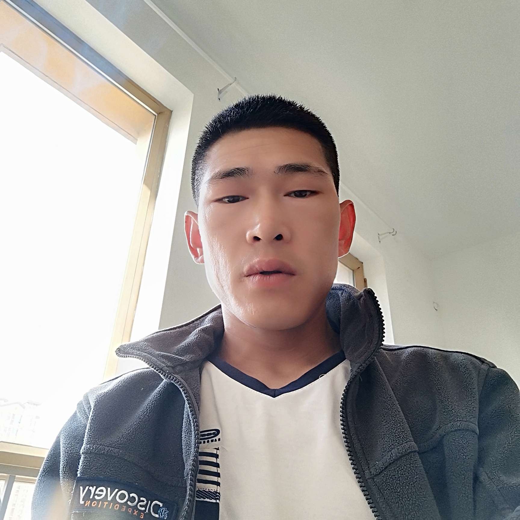 日记本用单薄的照片
