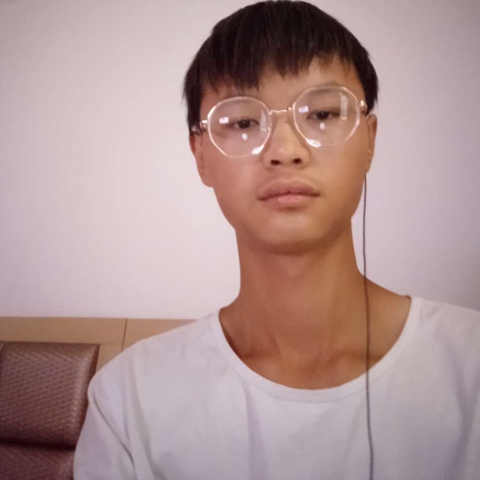 虚拟倾心超短裙的照片