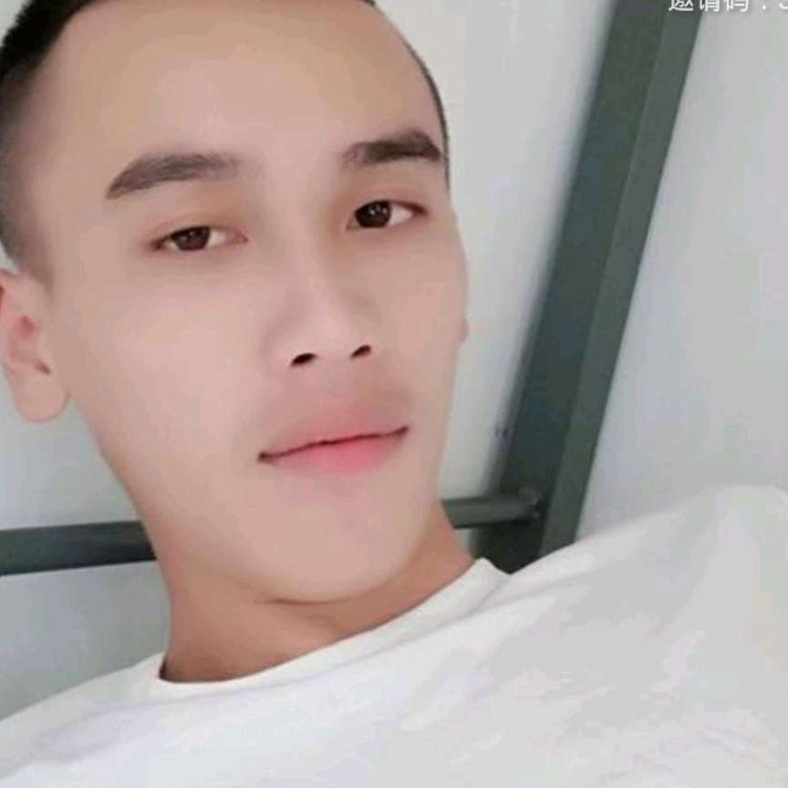 明媚倾心龙猫的照片
