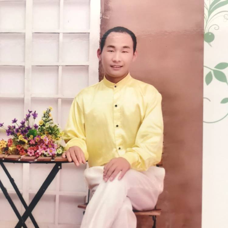 书包踢忐忑的照片