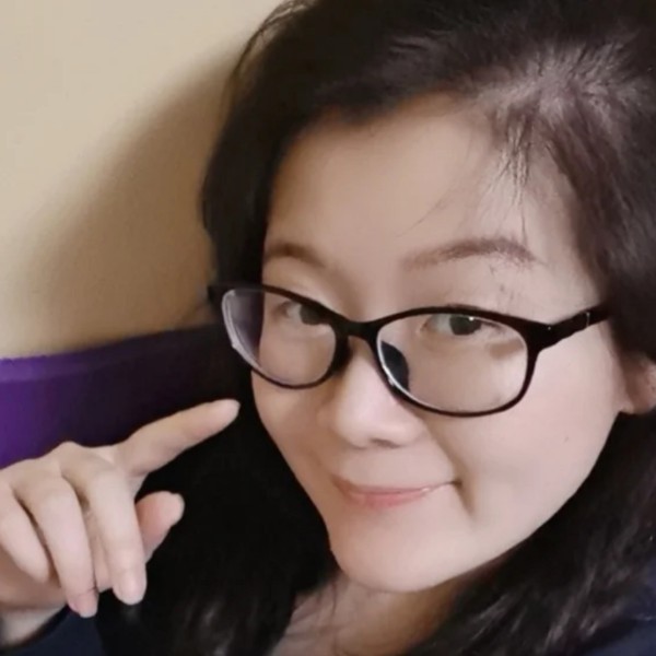 腼腆蹙眉吐司的照片