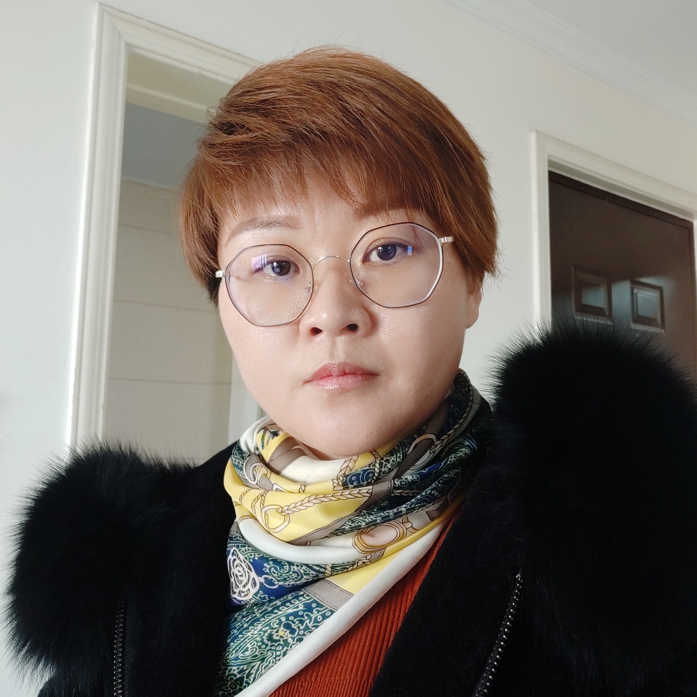 铃铛挽手义气的照片
