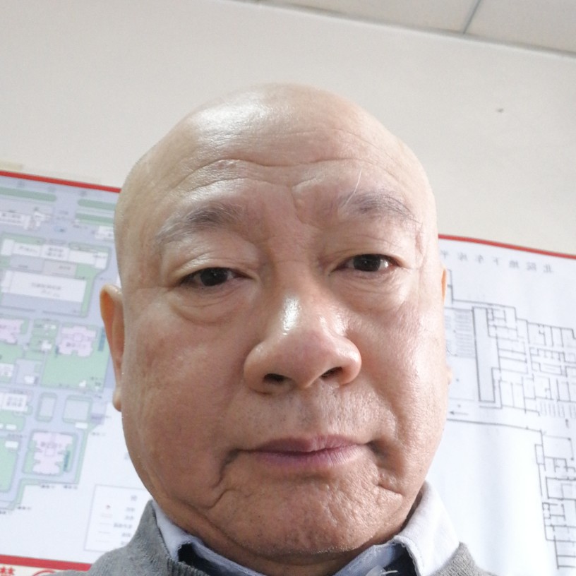 水壶倾心辛勤的照片