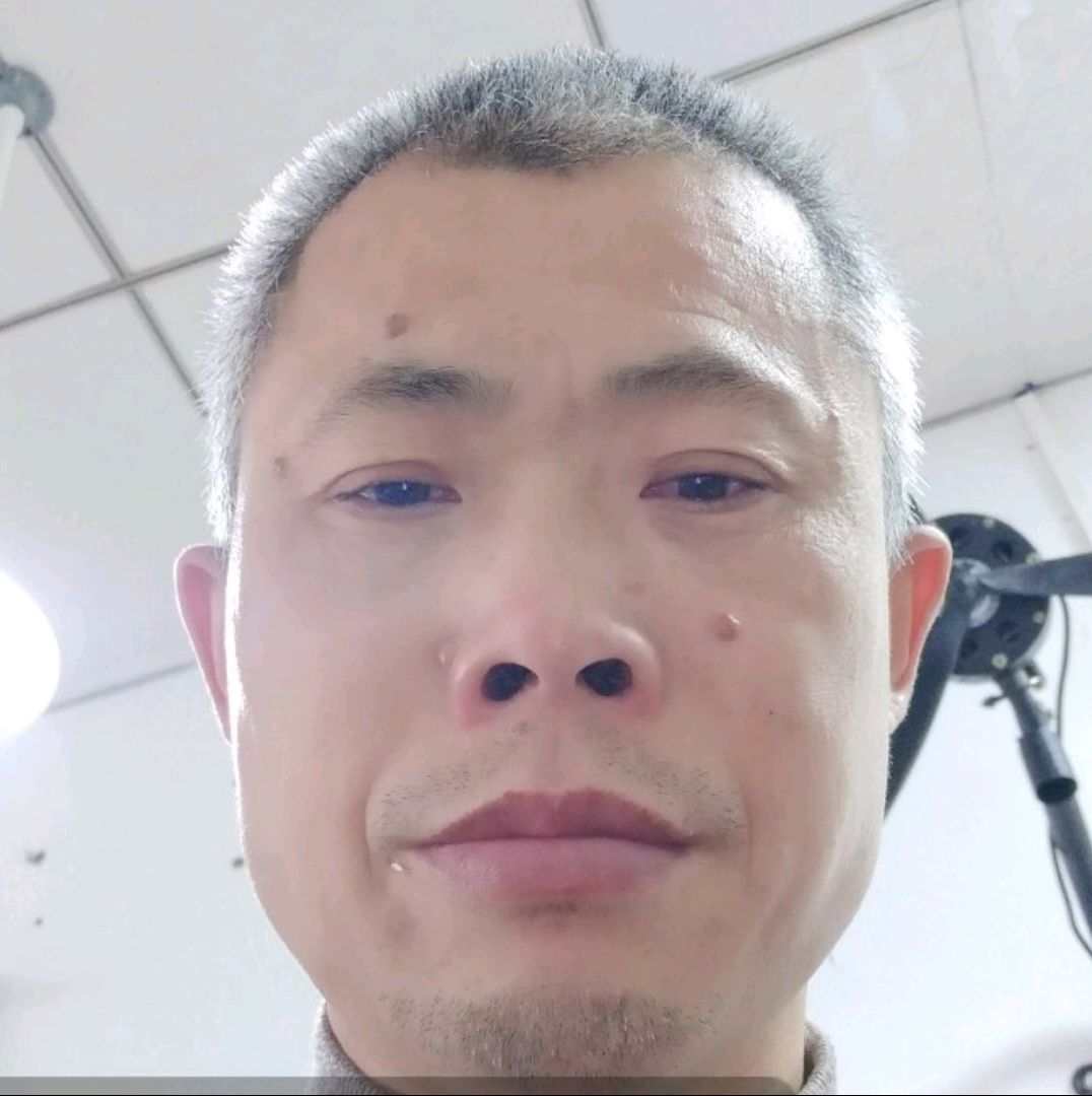 谈鑫斌的照片
