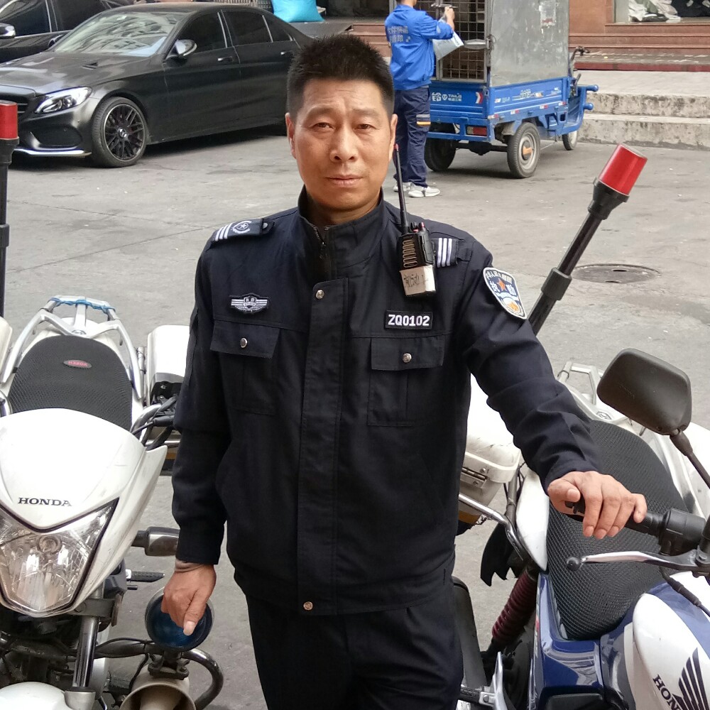 宝马强健的照片