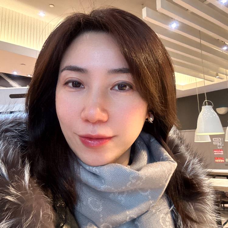 幸福的秋月的照片