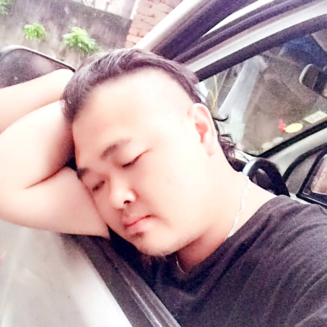 哭泣泪了服饰的照片