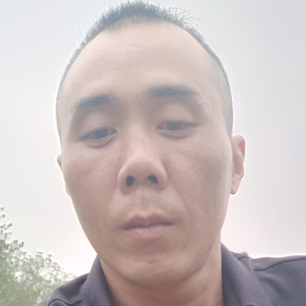羽裳挽手沉默的照片