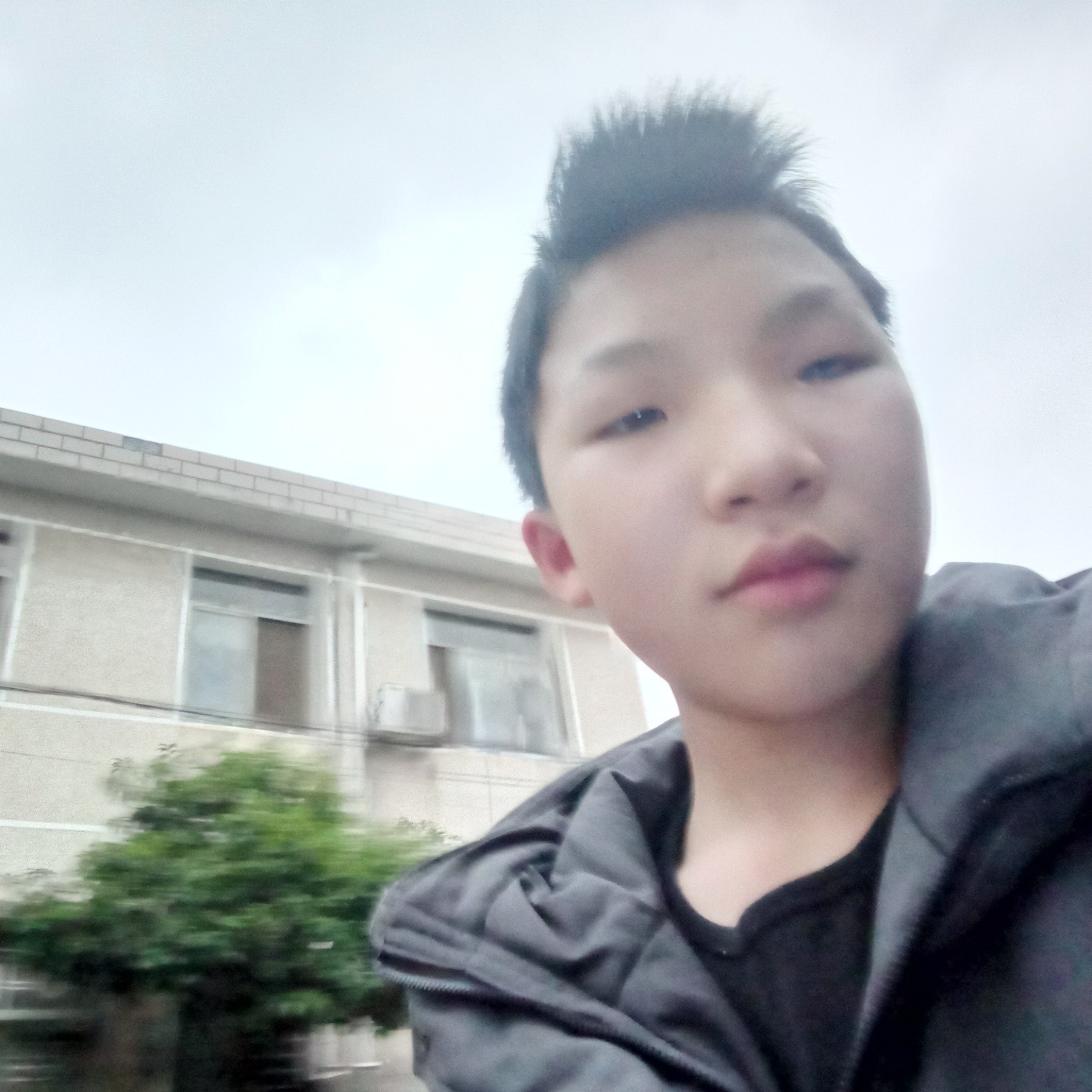 黑夜愿诚心的照片