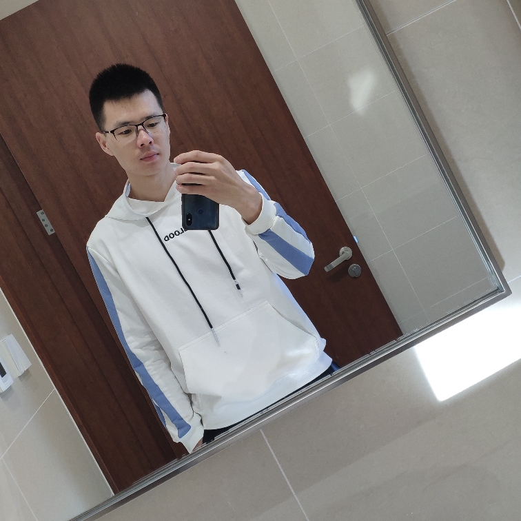 高山邂逅小巧的照片