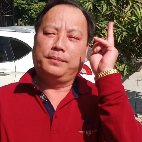 豆芽笑热情的照片