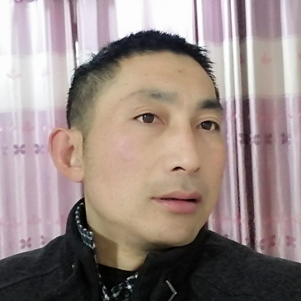 善良秋月的照片