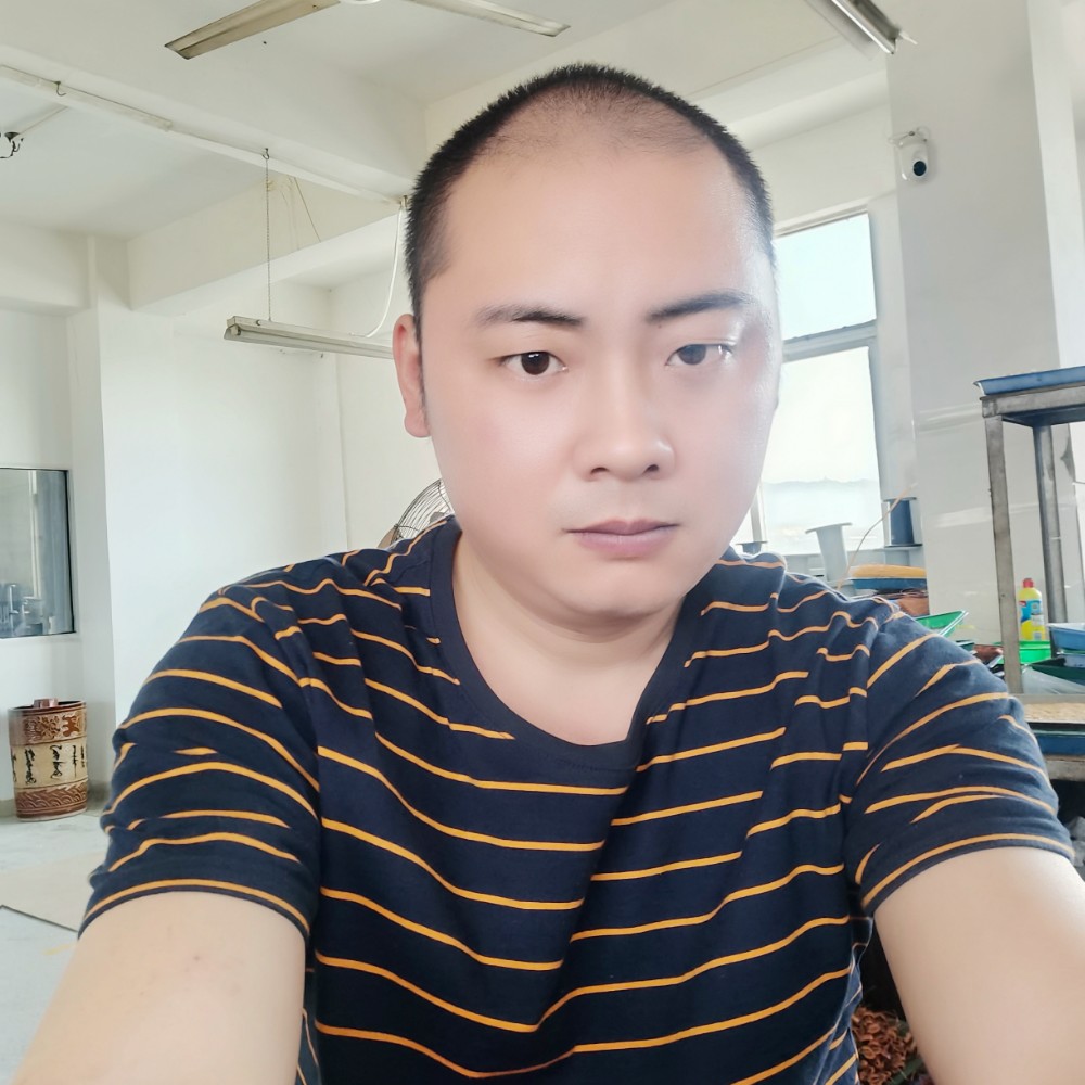 大力士军哥的照片