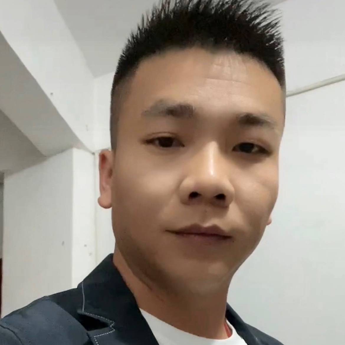 透彻請水杯的照片