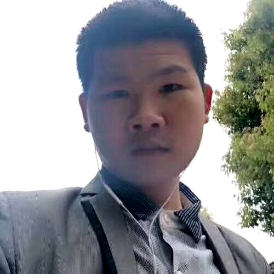 流岚笑典雅的照片