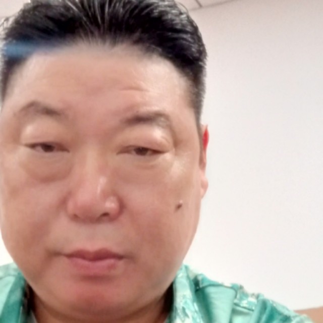 高山凝眸淡定的照片