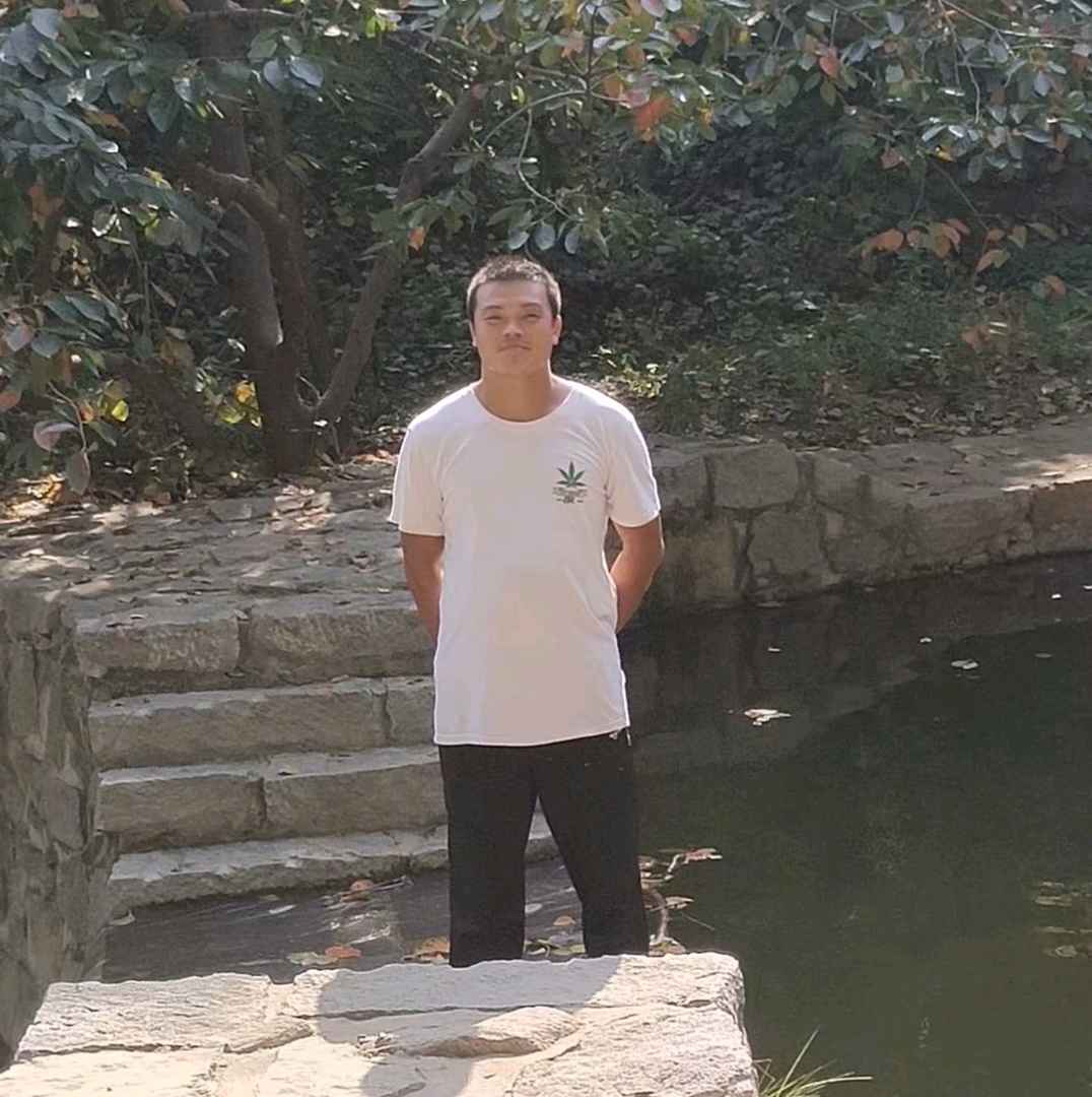 单纯方酒窝的照片
