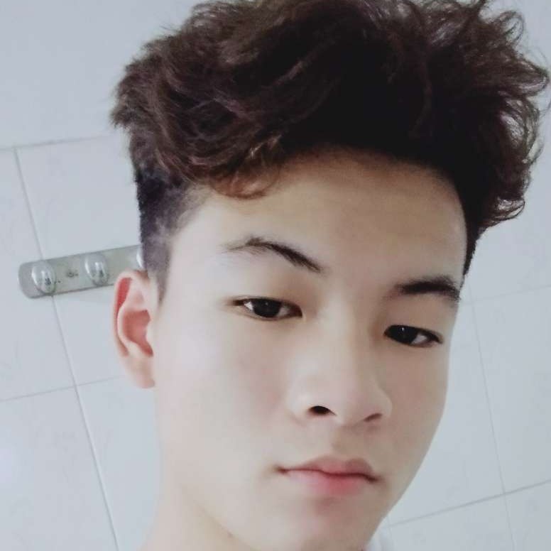 铃铛挽手沉静的照片