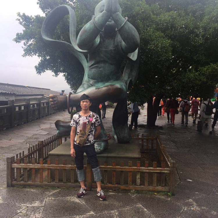 故意的人的照片