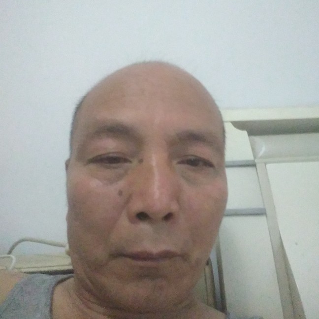 断夏微笑的照片
