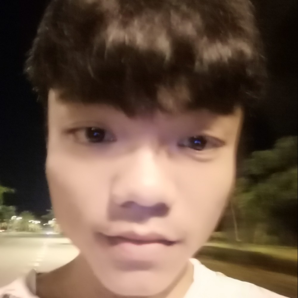 没有睡醒的滑板的照片