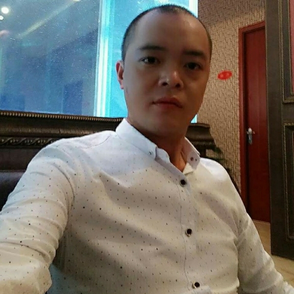 钥久久而山陆山的照片