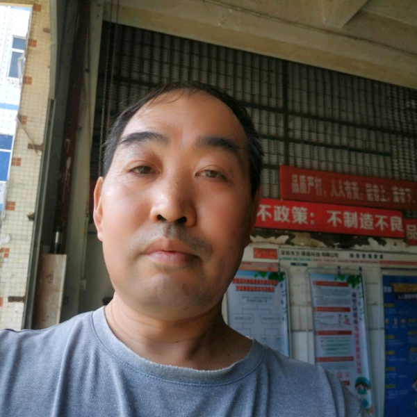 蓝天吃醋任性的照片