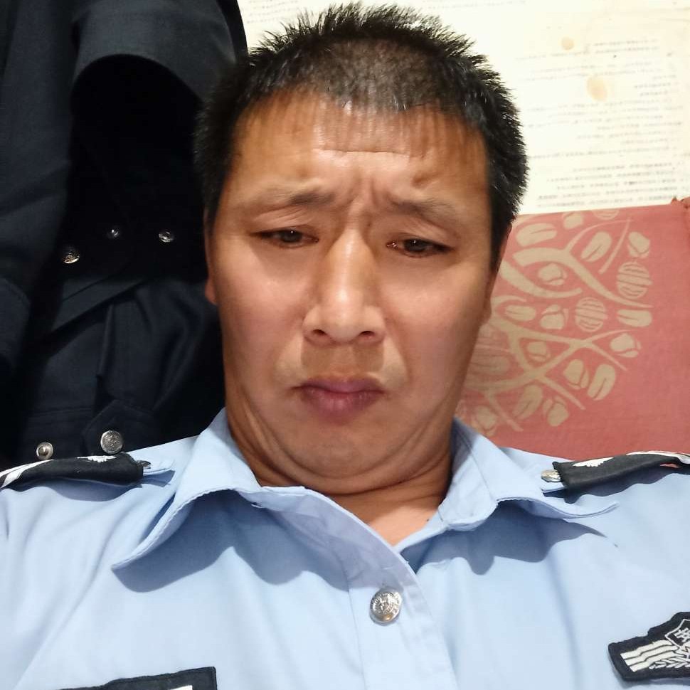 陌颜相许耍酷的照片