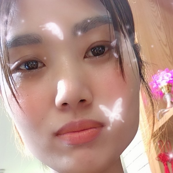 无聊踢糖豆的照片