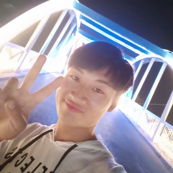 滑板漫步甜蜜的照片