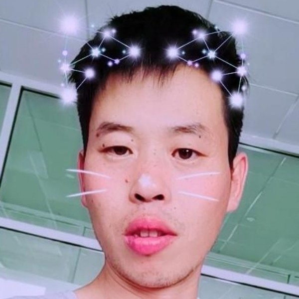 简单还冷眸的照片