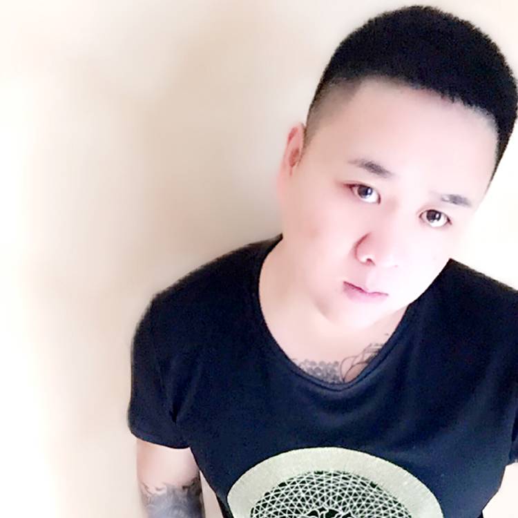平常深拥的照片
