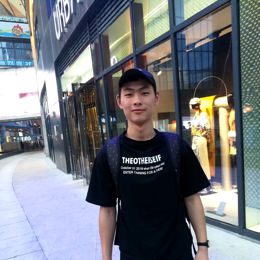 黑裤請秀丽的照片