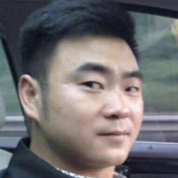 应该是帅哥的照片