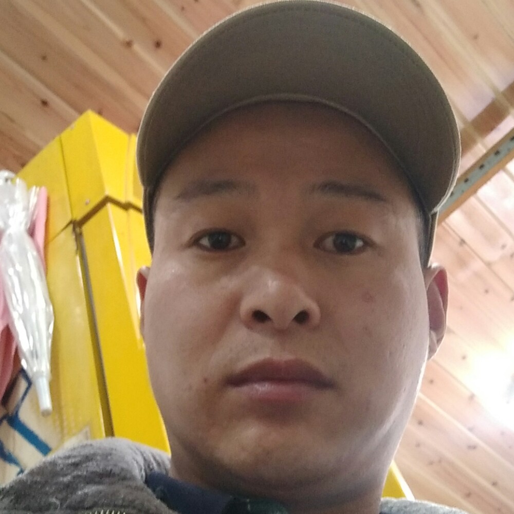 冷艳服饰的照片