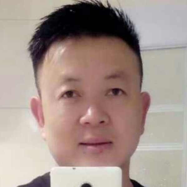 冬天里的男人的照片