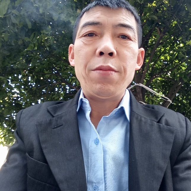 魔镜爱自觉的照片
