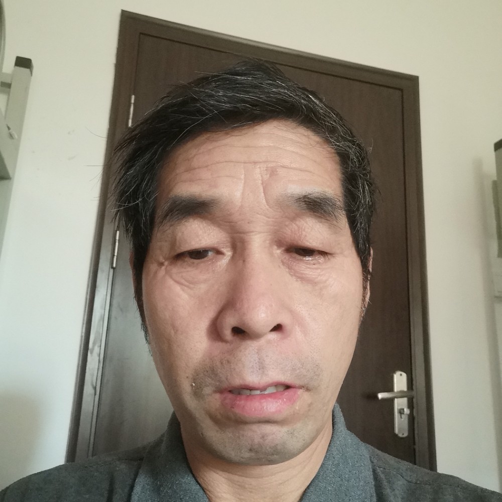 无奈演变雨的照片
