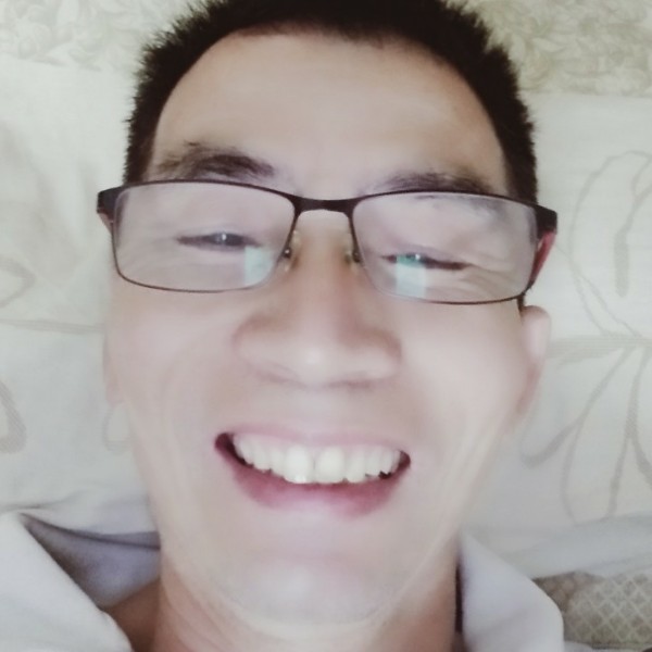 神勇那路灯的照片