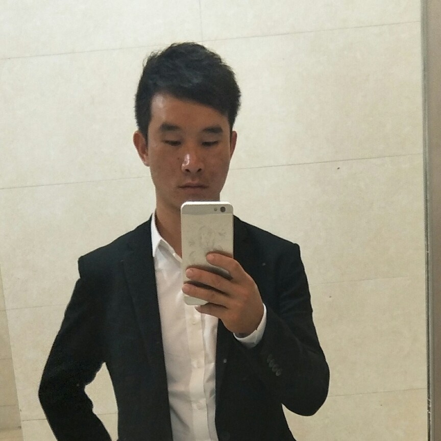 微风拂面吹过的照片