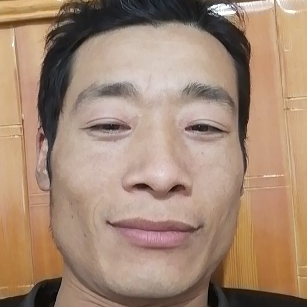 清澈回目的照片