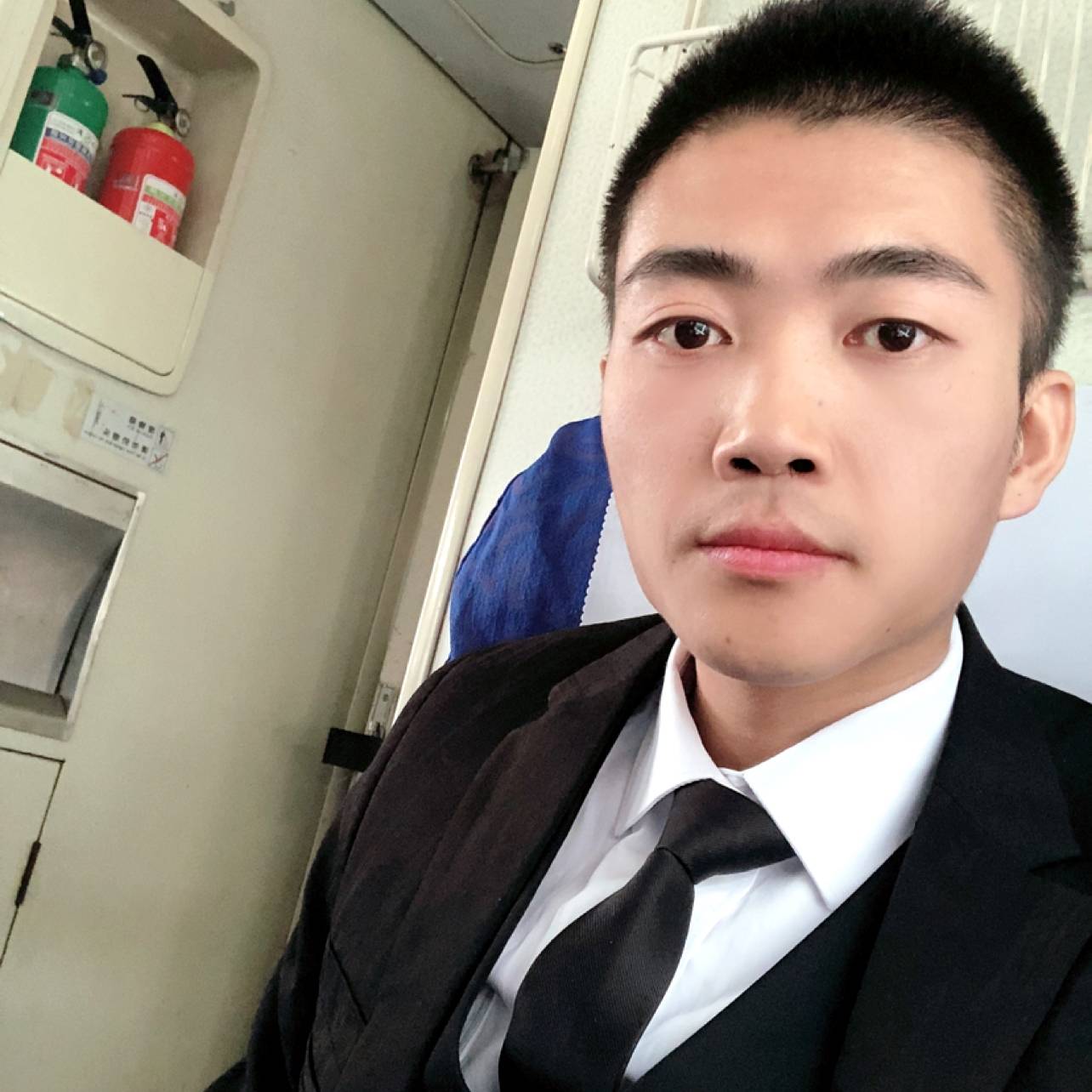 阔达吃醋浮光的照片