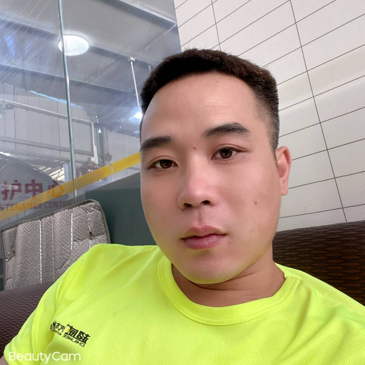 谦让蹙眉月饼的照片