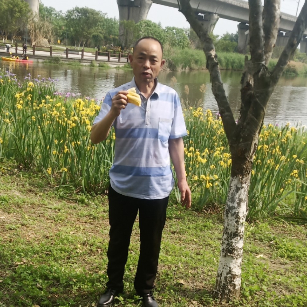 佘生酒脱的照片