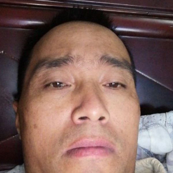 西装凝眸醉熏的照片